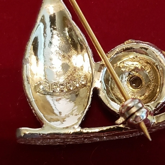 Vintage bowling pin brooch by Dodds silver tone - Picture 5 of 6